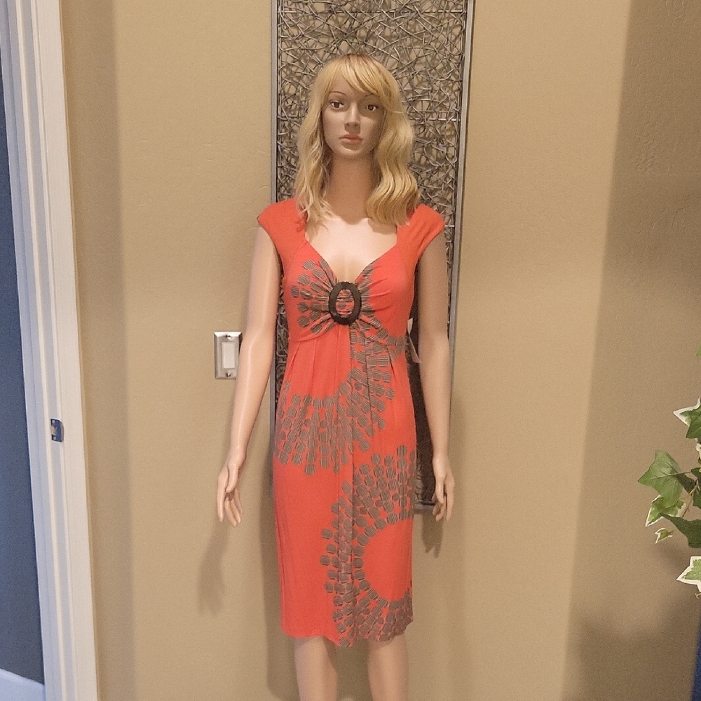 Donna Morgan Coral and Brown Cap Sleeve V-Neck Dress with Tortoise Buckle
